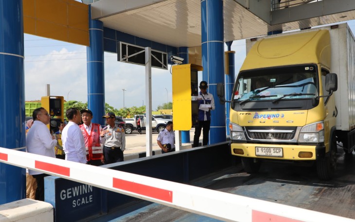 Direktur Jenderal Perhubungan Darat, Aan Suhanan saat menjadi narasumber pada kegiatan Press Background "Keselamatan Sebagai Prioritas Utama Transportasi" di Kantor Pusat Kementerian Perhubungan, Kamis (21/8).