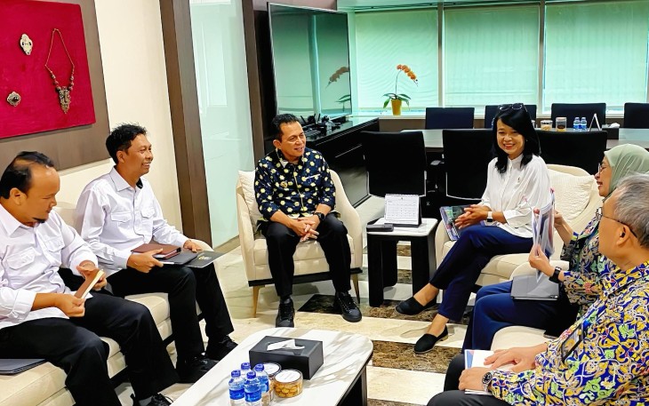 Gubernur Kepulauan Riau H Ansar Ahmad saat audiensi bersama Wakil Menteri Pekerjaan Umum RI, Diana Kusumastuti.