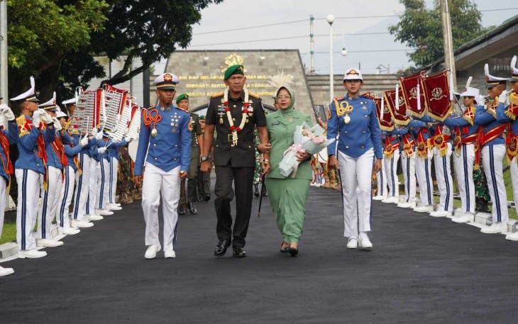 Wakil Gubernur Akmil Brigjen TNI Kristomei Sianturi, S.Sos., M.Si.,