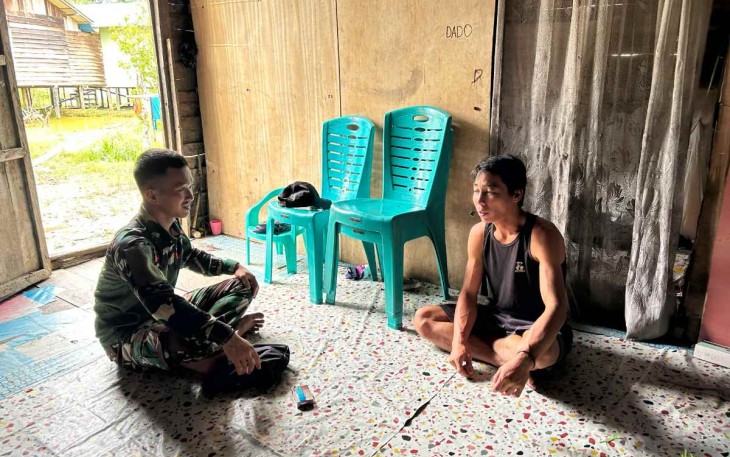 Komsos bersama masyarakat di perbatasan 
