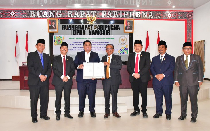 DPRD Samosir Gelar Paripurna Penetapan Bupati dan Wakil Bupati Terpilih 