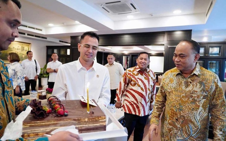 UKP Bidang Pembinaan Generasi Muda dan Pekerja Seni Raffi Ahmad saat audiensi Menkop Budi Arie di Jakarta, Rabu (19/2)
