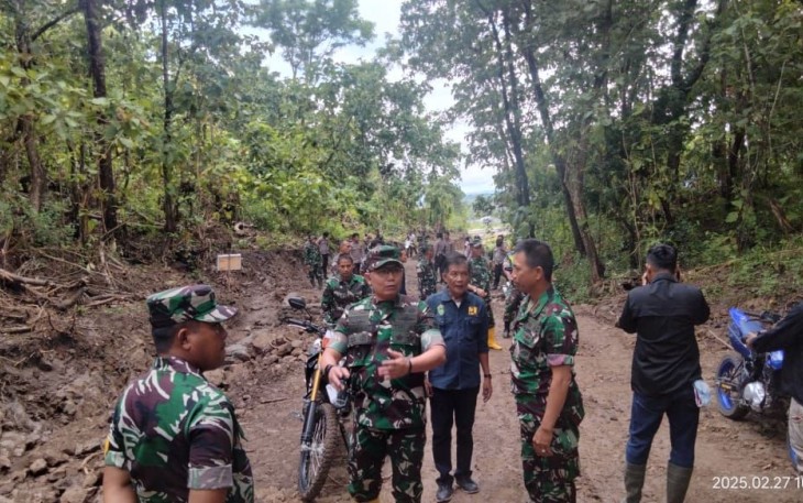 Dansatgas TMMD ke 123 Kodim 1405/Parepare Letkol Kav. S. Simanjuntak cek lokasi sasaran fisik, Jum'at (28/2)