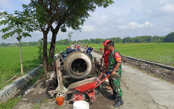 Bantu pembangunan irigasi di wilayah desa binaan 