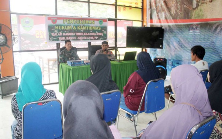 Penyuluhan Hukum dan Kamtibmas Warga di lokasi TMMD 