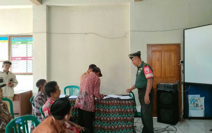 Pendampingan penyaluran bantuan BLT DD warga wilayah binaan