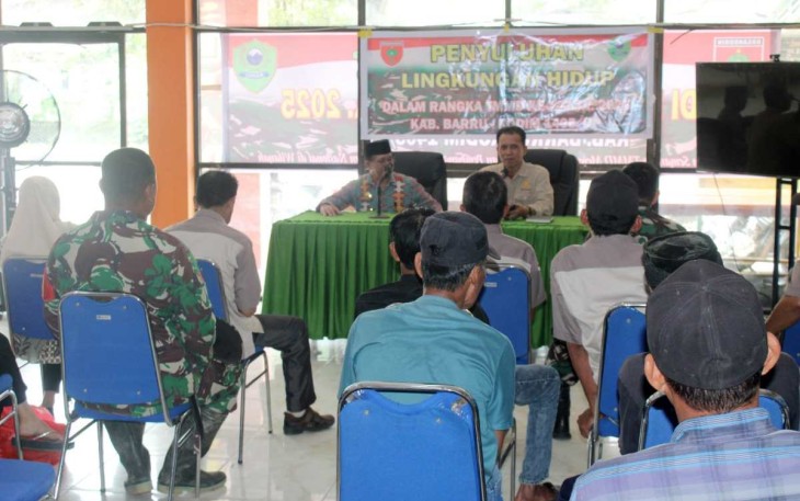 Penyuluhan lingkungan hidup masyarakat di lokasi TMMD Kodim Parepare 
