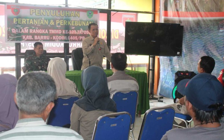 Penyuluhan pertanian untuk warga di lokasi TMMD Kodim Parepare 