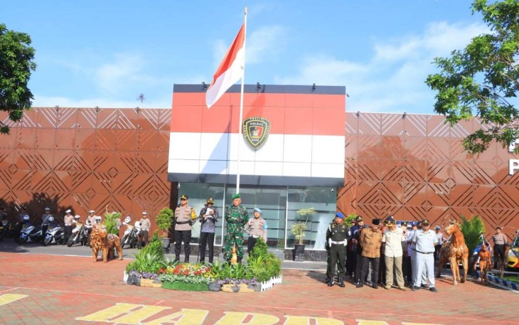 Apel gelar pasukan Ops Ketupat Semeru 2025 di Polres Ngawi