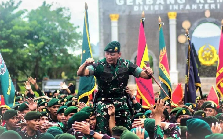 Pangkostrad Letjen TNI Mohammad Fadjar 