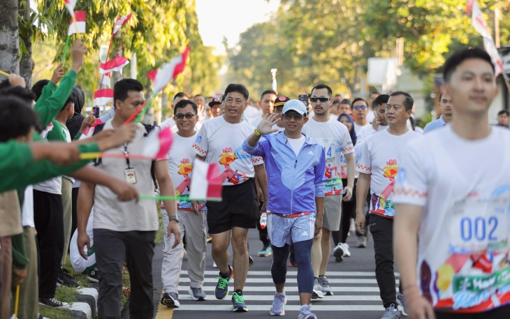 Sebanyak 700 peserta mengikuti ajang HaKaBe Run 2025 dengan rute sejauh 5km di area pantai Loang Baloq, Kota Mataram, Nusa Tenggara Barat, pada Jumat (25/4)