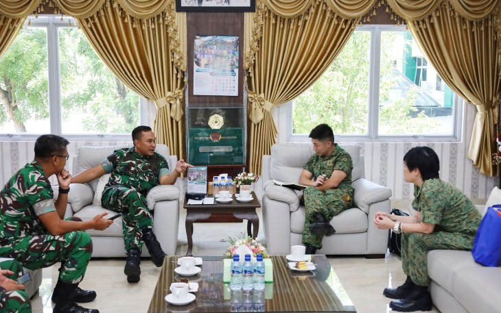 Pangdam I/BB Sampaikan Apresiasi atas Komitmen Angkatan Darat Singapura Bangun Kerjasama Militer.