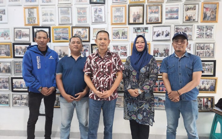 Ketua Pewarta Poto Bersama Anggota Usai Laksanakan Jumat Barokah.