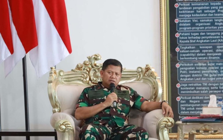 Pangkoarmada III Laksda TNI Hersan 