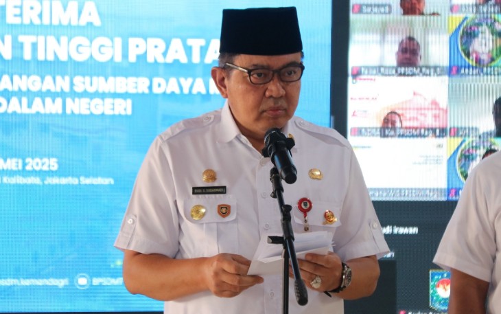 Kepala Pusat Pengembangan Kompetensi Manajemen Kepemimpinan Budi Santosa mewakili Kepala BPSDM Kemendagri
