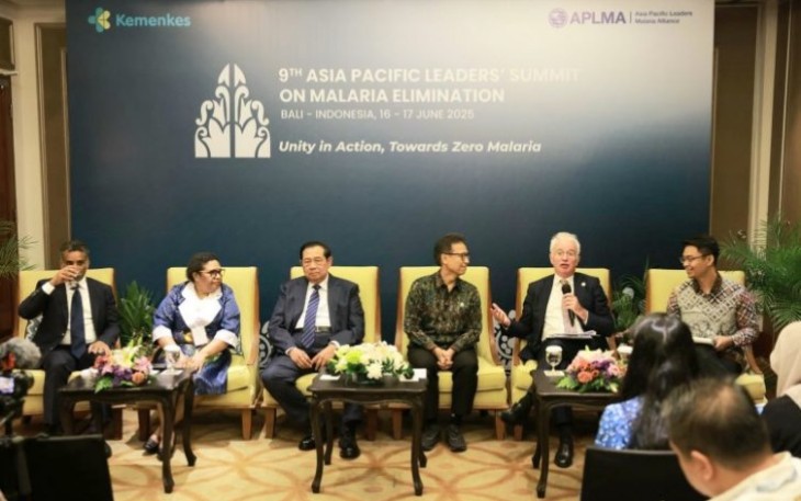 Direktur Eksekutif Global Fund, Peter Sands memberikan keterangan pers APLMA ke 9 di Bali, Selasa (17/6)