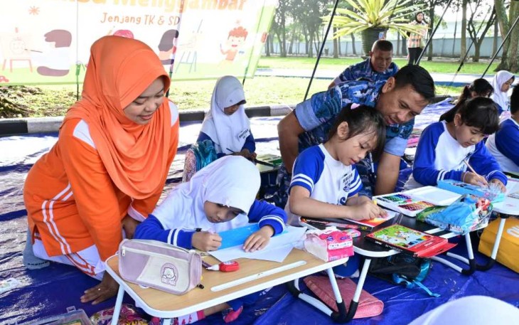 Semarak lomba di sekolah Angkasa Lanud Husein Sastranegara Bandung, Selasa (17/6)