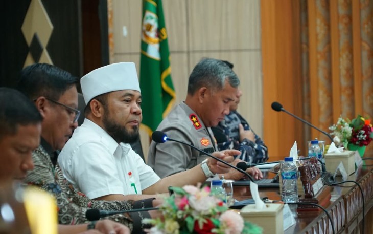 Gubernur Bengkulu Helmi Hasan memakai Kopiah Putih /Foto : Dok 