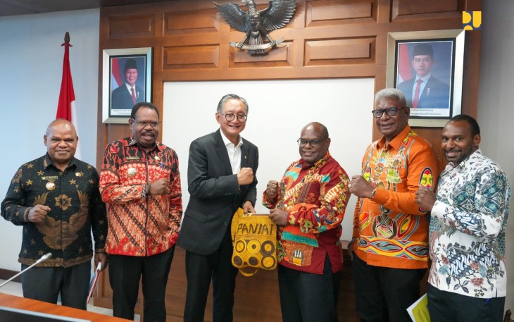 Menteri Pekerjaan Umum (PU) Dody Hanggodo menerima audiensi Gubernur Papua Tengah Meki Nawipa beserta sejumlah kepala daerah dari Kabupaten Manokwari, Waropen, Asmat, Nabire, Pegunungan Bintang, Mimika, Puncak Jaya dan Paniai