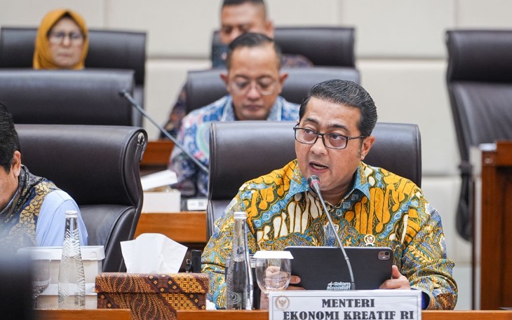 Menteri Ekraf Teuku Riefky Harsya dalam rapat kerja (raker) 
