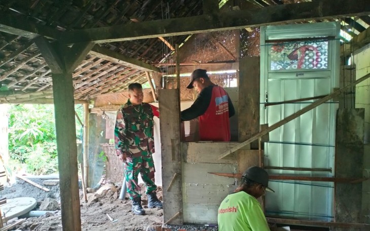Pembangunan MCK di wilayah Kodim Madiun