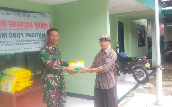 Penyaluran Beras SPHP di jajaran Kodim Pacitan 