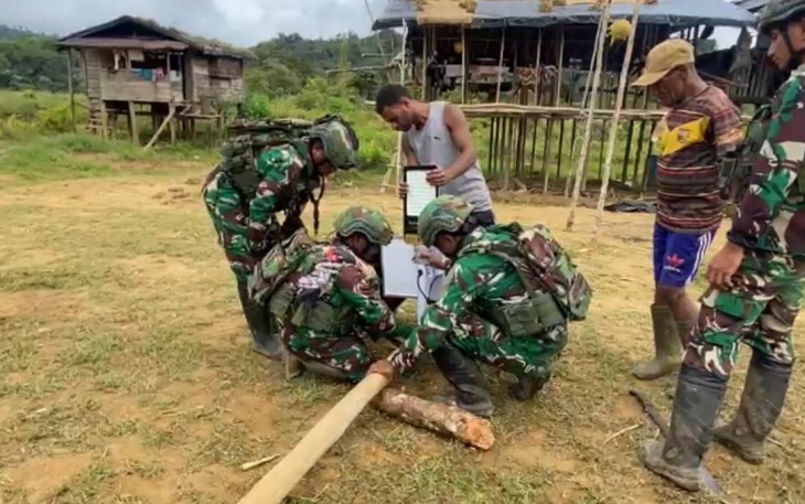 Pos Denom Terangi Malam Warga