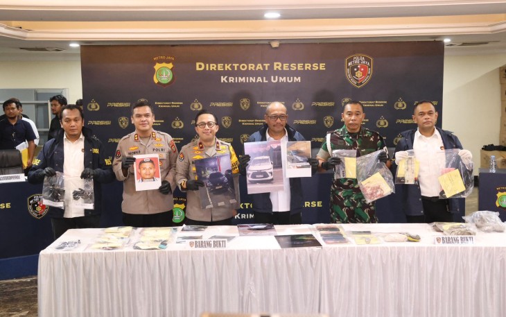 Polda Metro Jaya mengungkap motif di balik penculikan berujung pembunuhan Kacab BRI Cempaka Putih, MIP (37). Penculikan ini dilakukan oleh 18 tersangka