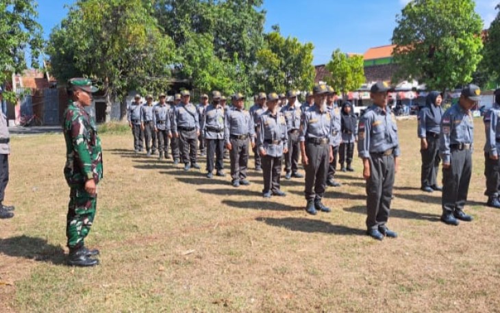 Latih satlinmas wilayah desa binaan 