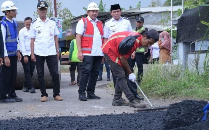 Bupati Karanganyar, Rober Christanto, saat menghadiri acara groundbreaking proyek pelebaran ruas jalan Jumantono-Jumapolo, Rabu (24/09/2025)