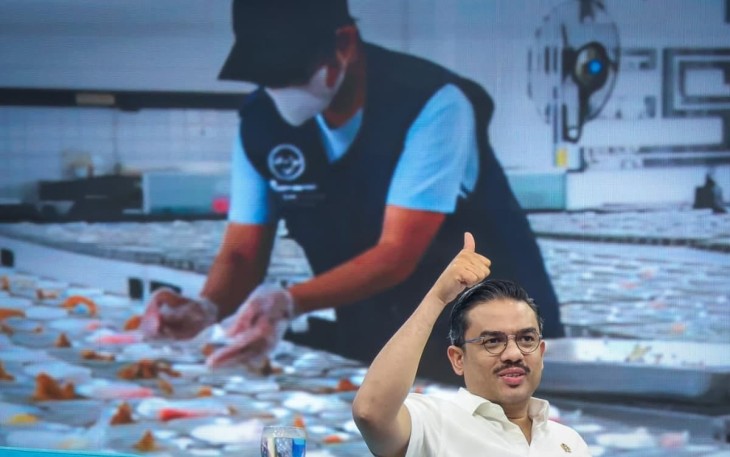 Menteri Usaha Mikro, Kecil dan Menengah (UMKM) Maman Abdurrahman mengajak masyarakat untuk memahami Program Makan Bergizi Gratis (MBG) secara lebih komprehensif