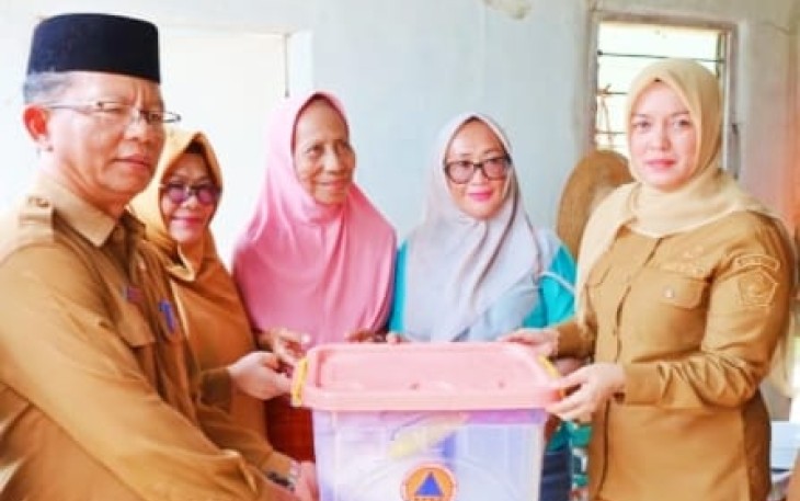Wakil Bupati Bintan Temui Warga Korban Bencana Angin Ekstrim 