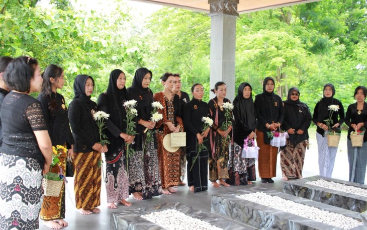 Perempuan Kebaya Nusantara