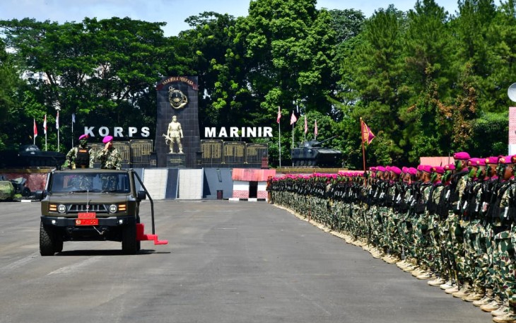 Upacara HUT Ke-80 Korps Marinir TNI AL di Kesatrian Marinir Hartono Cilandak, Jakarta, Senin (17/11)