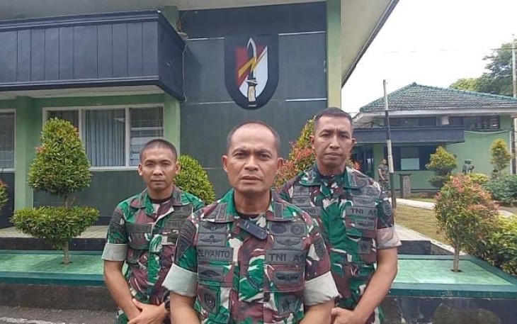 Danbrigif 9 Kostrad Kolonel Inf Roliyanto saat memberikan keterangan pers, Senin (17/11)