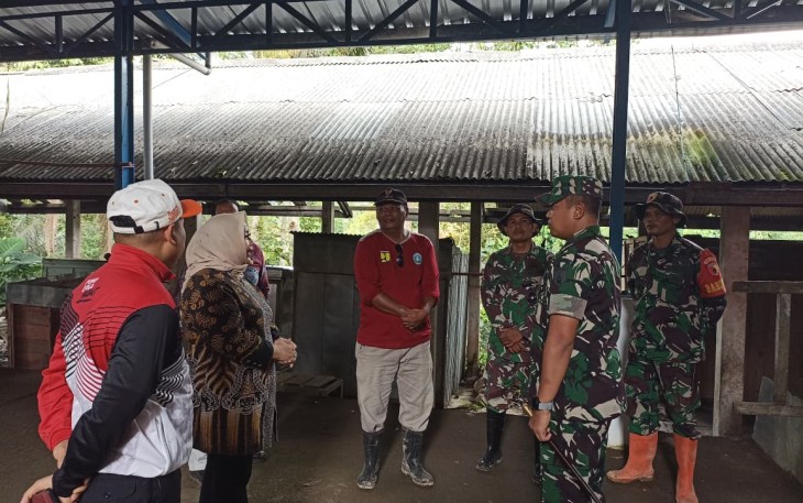 Dandim Letkol Arh Farauk Saputra saat Dampingi Plt Bupati Ponorogo Peninjauan Lahan Rencana Pembangunan Gedung KDKMP