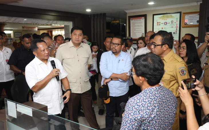 Menteri Dalam Negeri (Mendagri) Muhammad Tito Karnavian meminta Pemerintah Kota (Pemkot) Denpasar menggalakkan sosialisasi kebijakan pembebasan Bea Perolehan Hak atas Tanah dan Bangunan (BPHTB) serta retribusi Persetujuan Bangunan Gedung (PBG) bagi Masyarakat Berpenghasilan Rendah (MBR) 