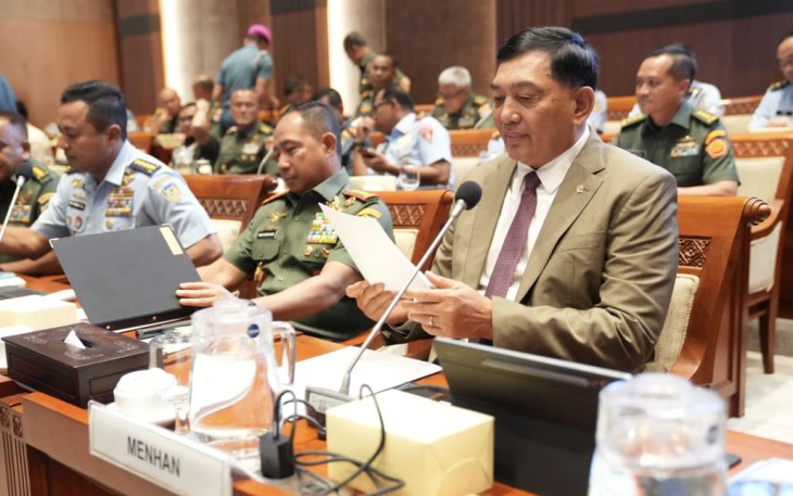 Panglima TNI Jenderal TNI Agus Subiyanto bersama Kasau, Wakasad, dan Wakasal mendampingi Menteri Pertahanan RI Sjafrie Sjamsoeddin dalam Rapat Kerja dengan Komisi I DPR RI 
