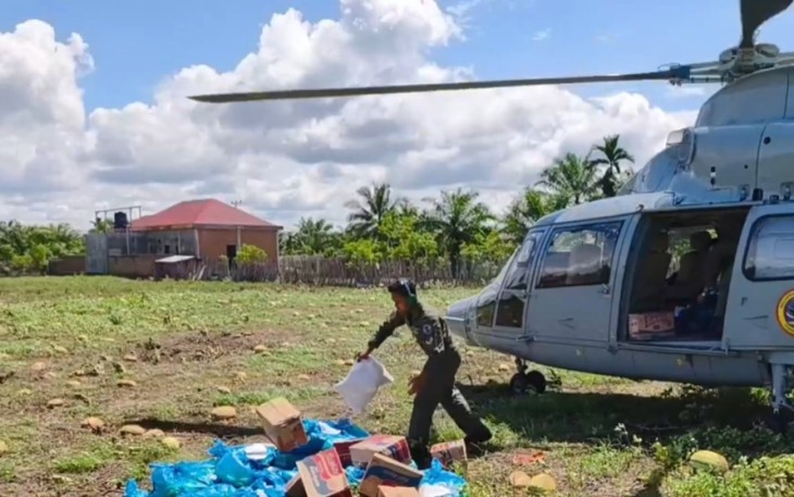 TNI AL Kerahkan Unsur Udara Distribusikan Bantuan Kemanusiaan di Sejumlah Wilayah 