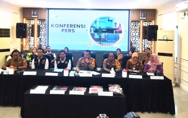 Polrestabes Medan menggelar konferensi pers perkembangan kasus pembunuhan ibu kandung oleh putrinya pada Senin (29/12/2025) 
