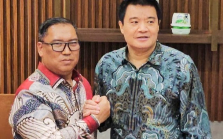 Wakil Gubernur Kepulauan Riau (Kepri), Nyanyang Haris Pratamura, menerima kunjungan kehormatan Konsul Jenderal (Konjen) Republik Rakyat Tiongkok di Medan, Zhang Min, di Sentosa Seafood Jodoh, Kota Batam, pada Senin (21/4)