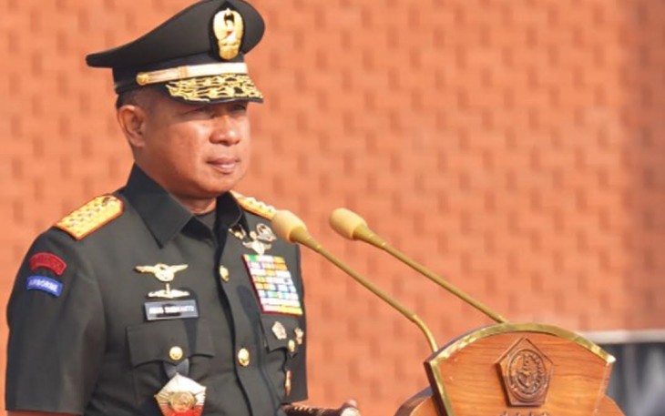 Jenderal TNI Agus Subiyanto saat menjadi Inspektur Upacara Pemberangkatan Satgas Garuda Merah Putih-II Misi Airdrop Gaza di Base Ops Lanud Halim Perdana Kusuma, Rabu (13/08/2025).