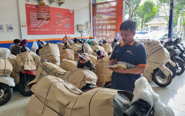 KAI Logistik Siapkan Strategi Hadapi Lonjakan Pengiriman Motor Selama Libur Panjang dan Tahun Ajaran Baru.