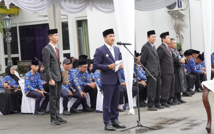 Wali Kota Tebing Tinggi, H. Iman Irdian Saragih saat Pengambilan Sumpah/Janji 1.070 PPPK Paruh Waktu
