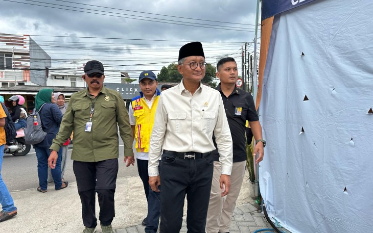 Menteri Pekerjaan Umum (PU) Dody Hanggodo meninjau Posko Mudik PPK 1.1 dan 1.2 Balai Pelaksanaan Jalan Nasional (BPJN) Banten, Minggu (6/4)