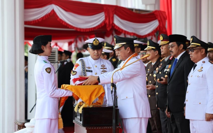 Gubernur Ansar Ahmad saat Pimpin Upacara Peringatan 80 Tahun Kemerdekaan RI