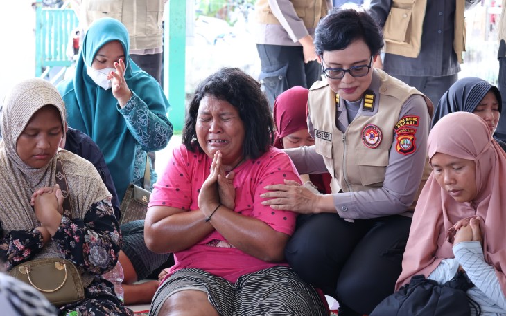 Kepolisian Republik Indonesia melalui SSDM Polri menggelar kegiatan pendampingan psikososial bagi masyarakat yang terdampak banjir di wilayah Tambun Utara, Bekasi, pada Kamis (6/3/2025)