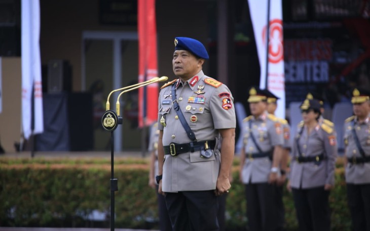 Wadankor Brimob Irjen Pol Ramdani Hidayat saat memimpin Upacara Peringatan Hari Juang Polri Tahun 2025 di Lapangan Bhayangkara Mabes Polri, Jakarta Selatan, pada Rabu (21/8/2025).