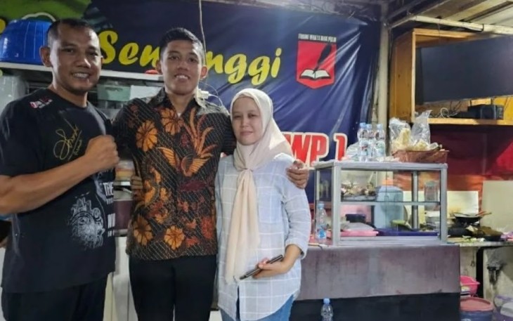 Panji Fajar Pratama bersama orang tuanya