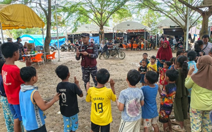 Tim Trauma Healing TNI AL Berikan Dukungan Psikologi Korban Bencana Aceh Tamiang
